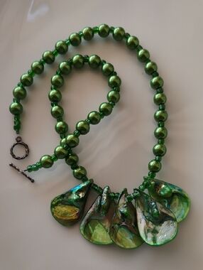 Green Pearl Bead Necklace with Iridescent Teardrop Pendants - Women Jewelry